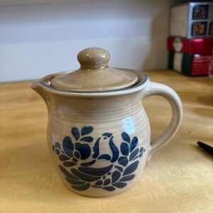 Pfaltzgraff Folk Art Stoneware 40 oz Tea Pot with lid. 550 Vintage. Lovely 🥰